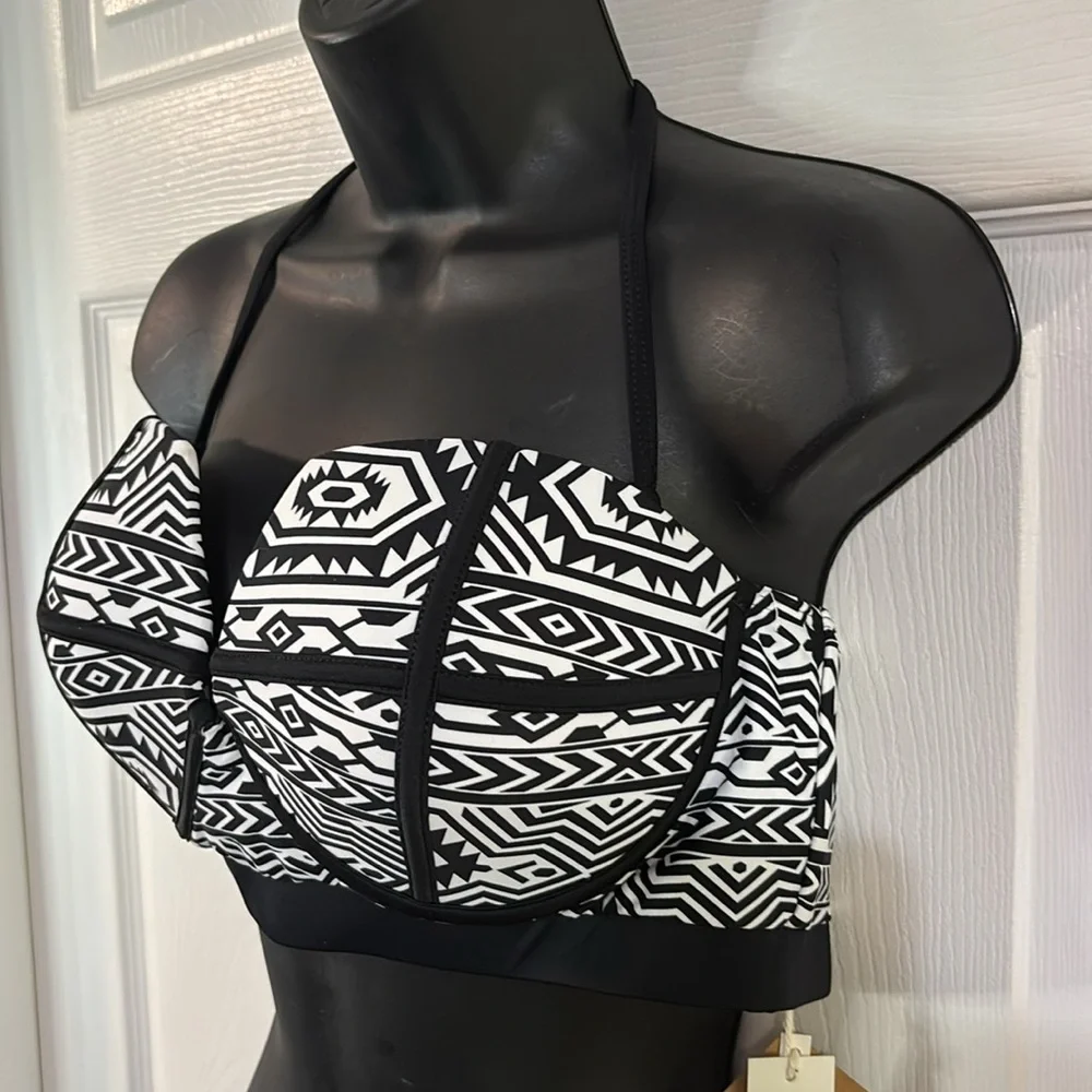 La Plage black & white swim top, size XXL, NWT. - Picture 3 of 11